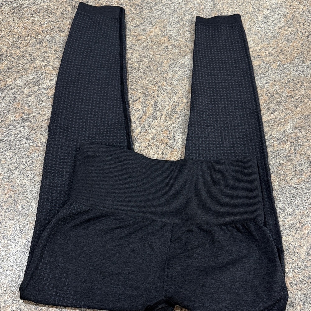 Ioni Black Leggings size small - Picture 7 of 7